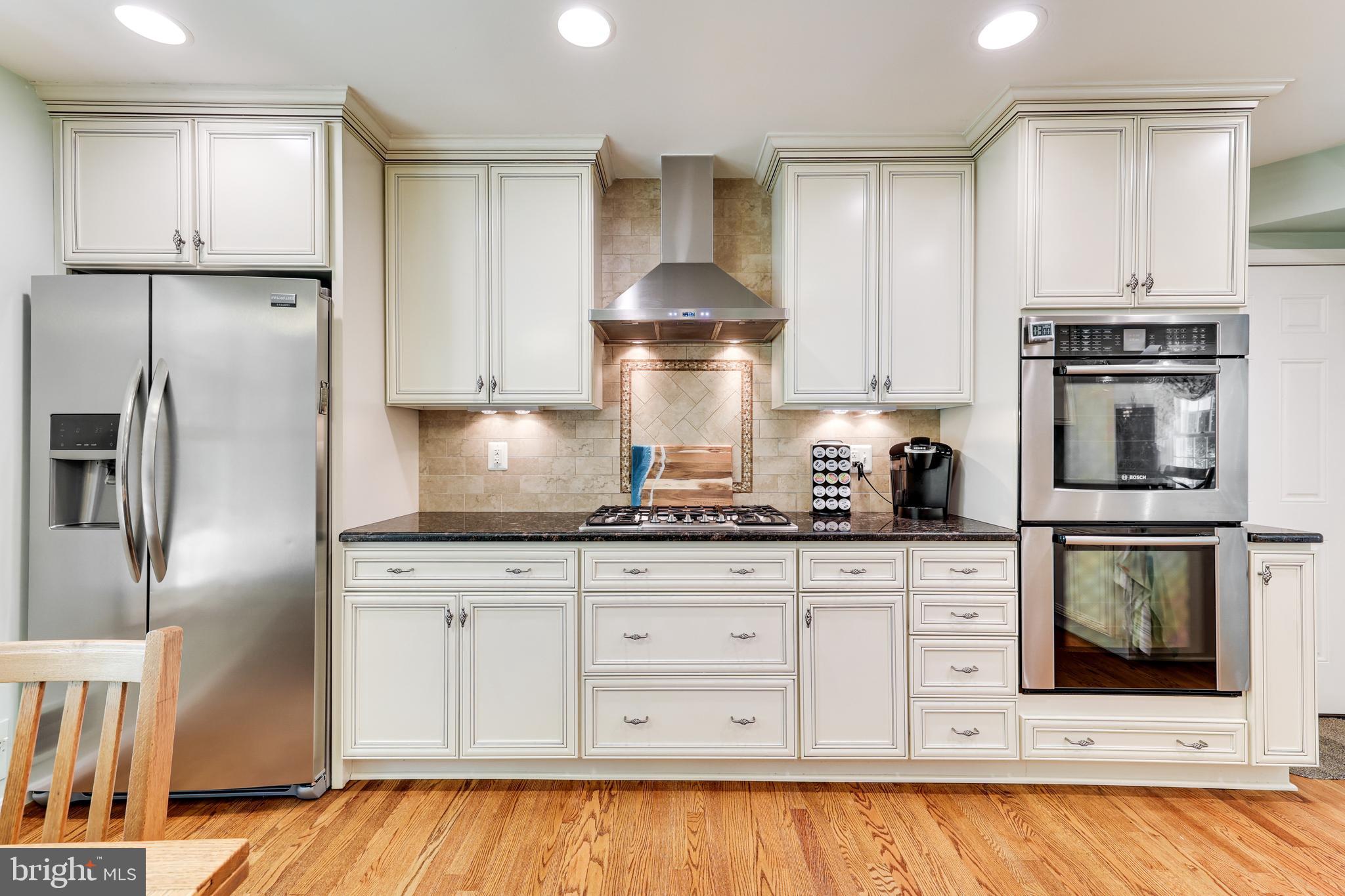 5258 O'Faly Road Fairfax, VA 22030 - Photo 13 of 57 Stainless appliances w/gas cooktop(propane)