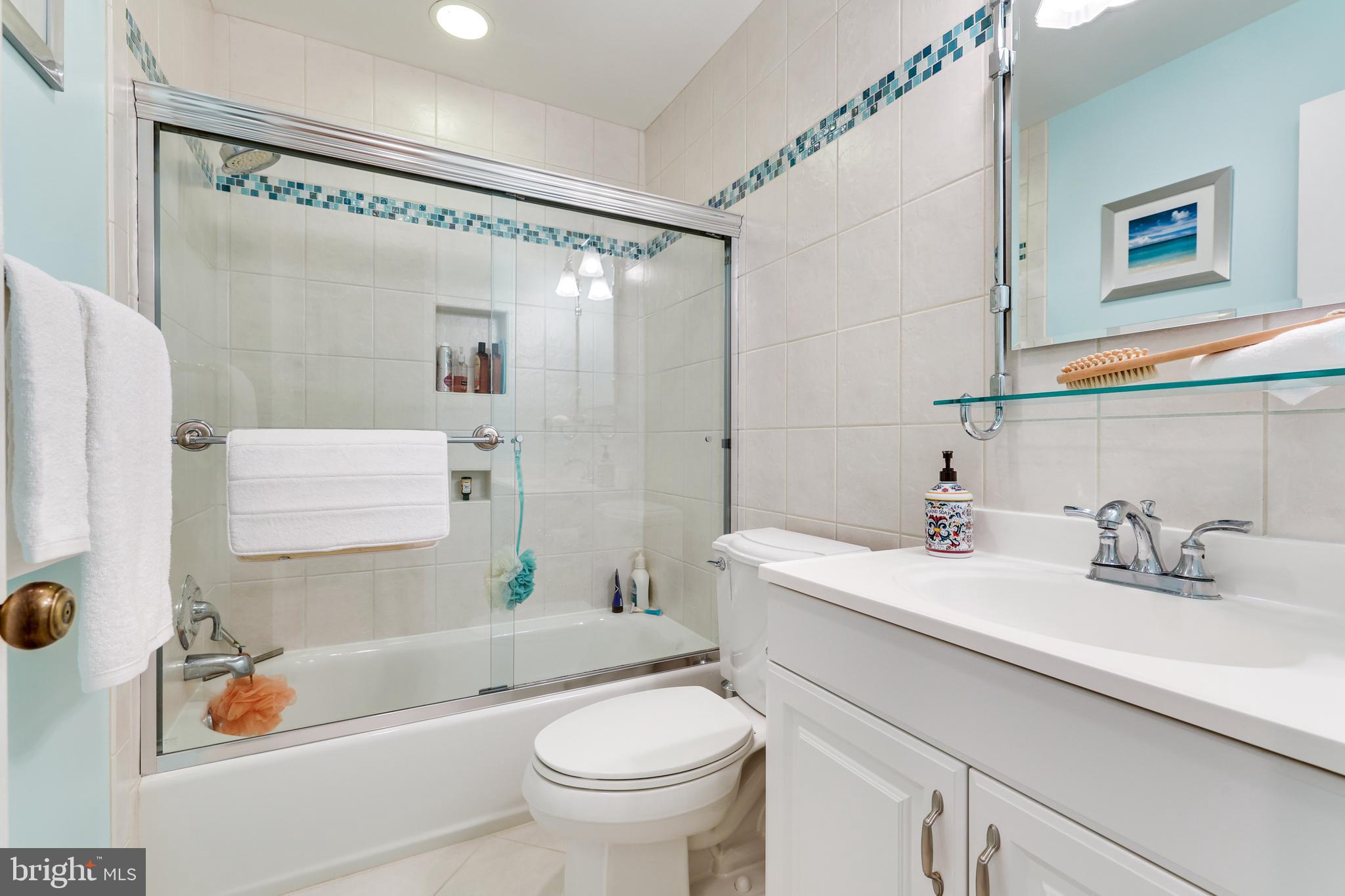 5258 O'Faly Road Fairfax, VA 22030 - Photo 27 of 57 Main hall bath is updated