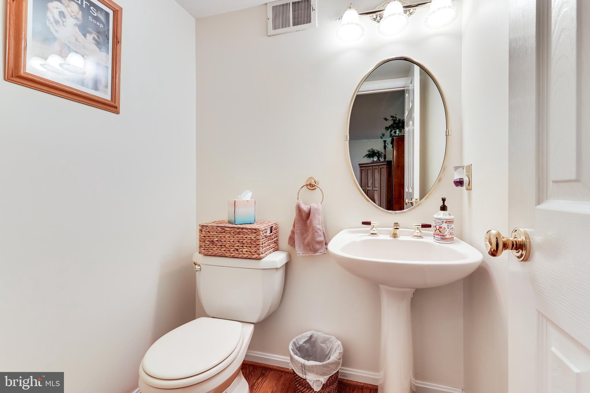 5258 O'Faly Road Fairfax, VA 22030 - Photo 30 of 57 Hallf bath on this level