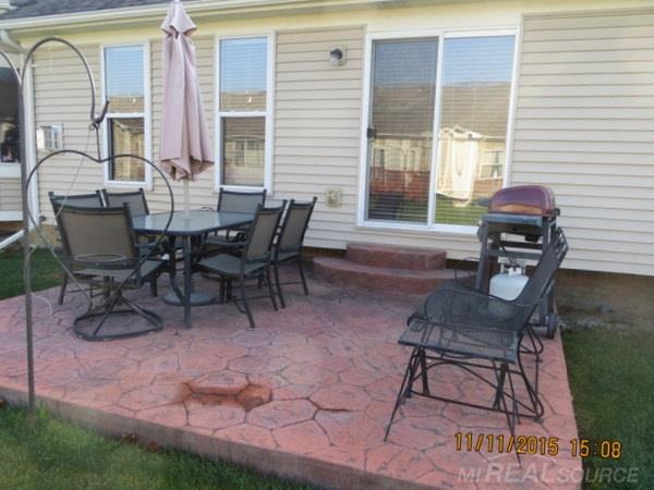 26043 Mariners Point New Baltimore, MI 48051 - Photo 8 of 9