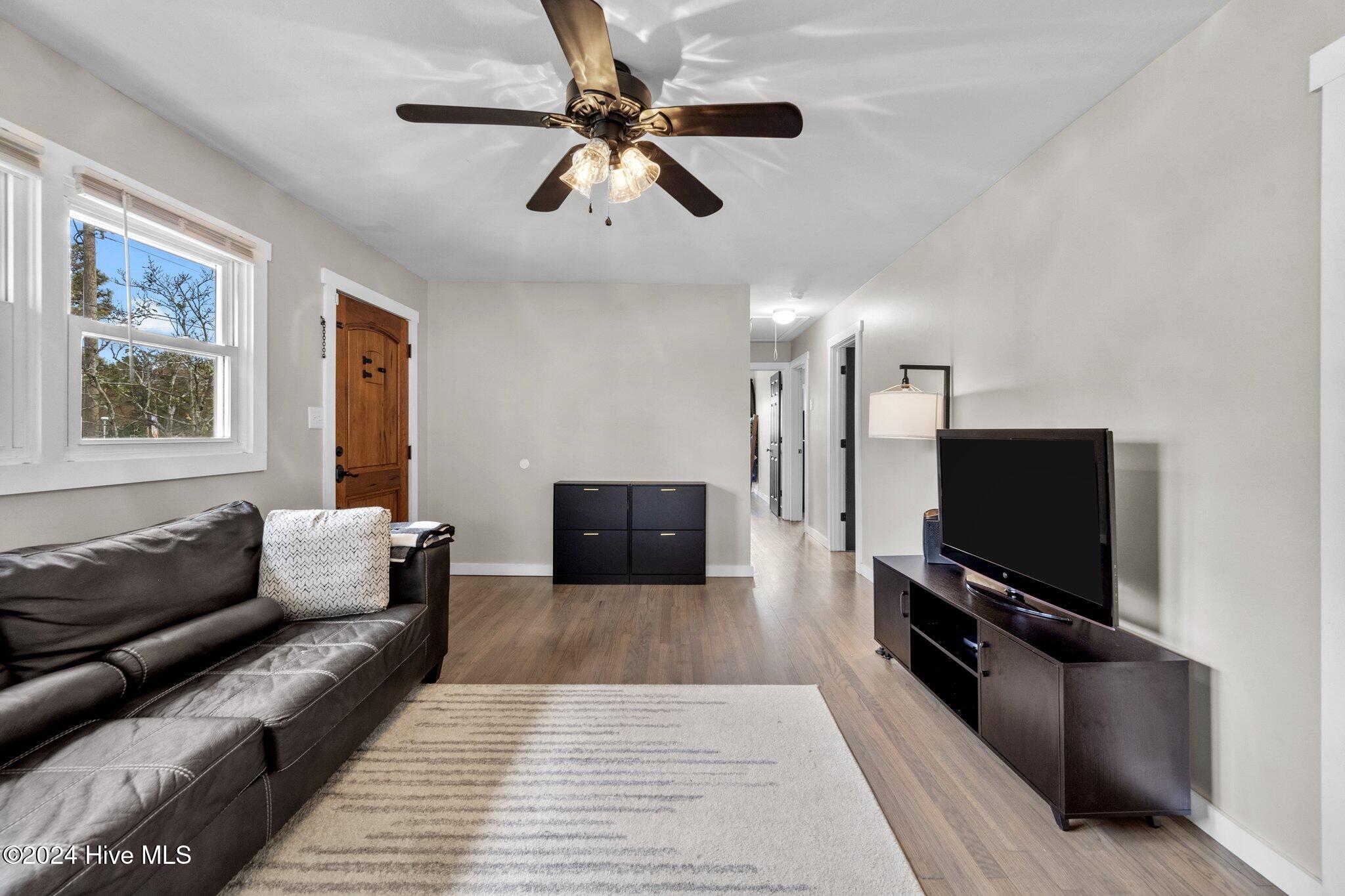 103 Cardinal Road Jacksonville, NC 28546 - Photo 7 of 51 7-web-or-mls-_Z727374
