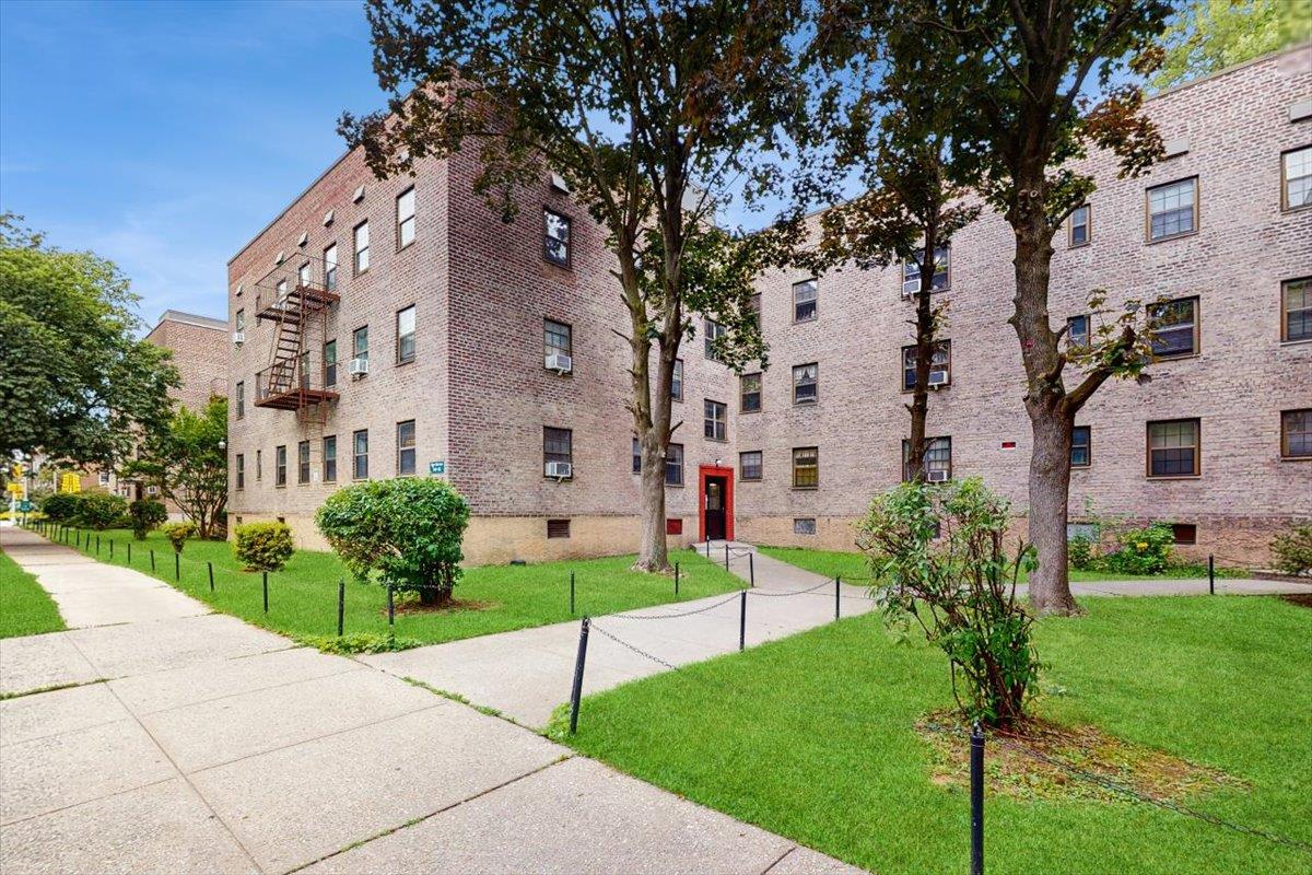 144-15 78th Road, Unit 3A Queens, NY 11367 - Photo 2 of 26 View of apartment building / complex