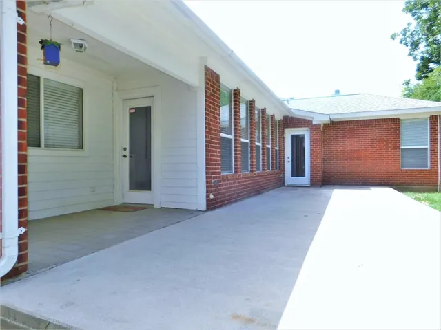 a view of a house with a garage
