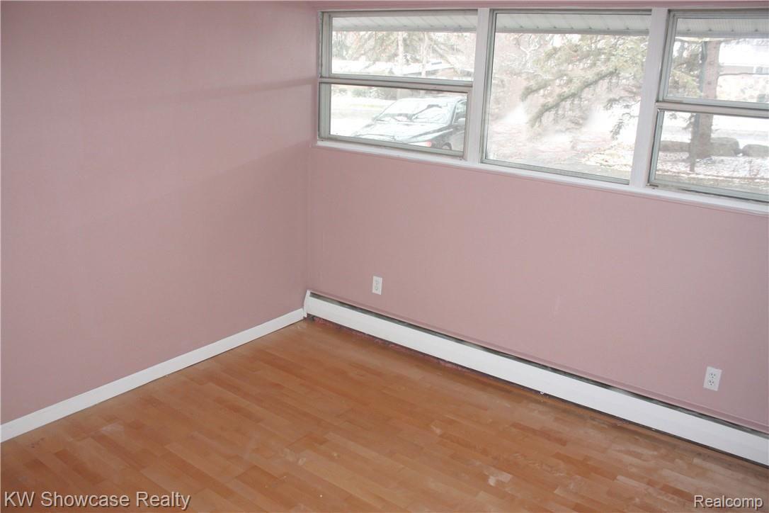 29520 Sugar Spring Road Farmington, MI 48334 - Photo 11 of 33 IMG_8741.JPG