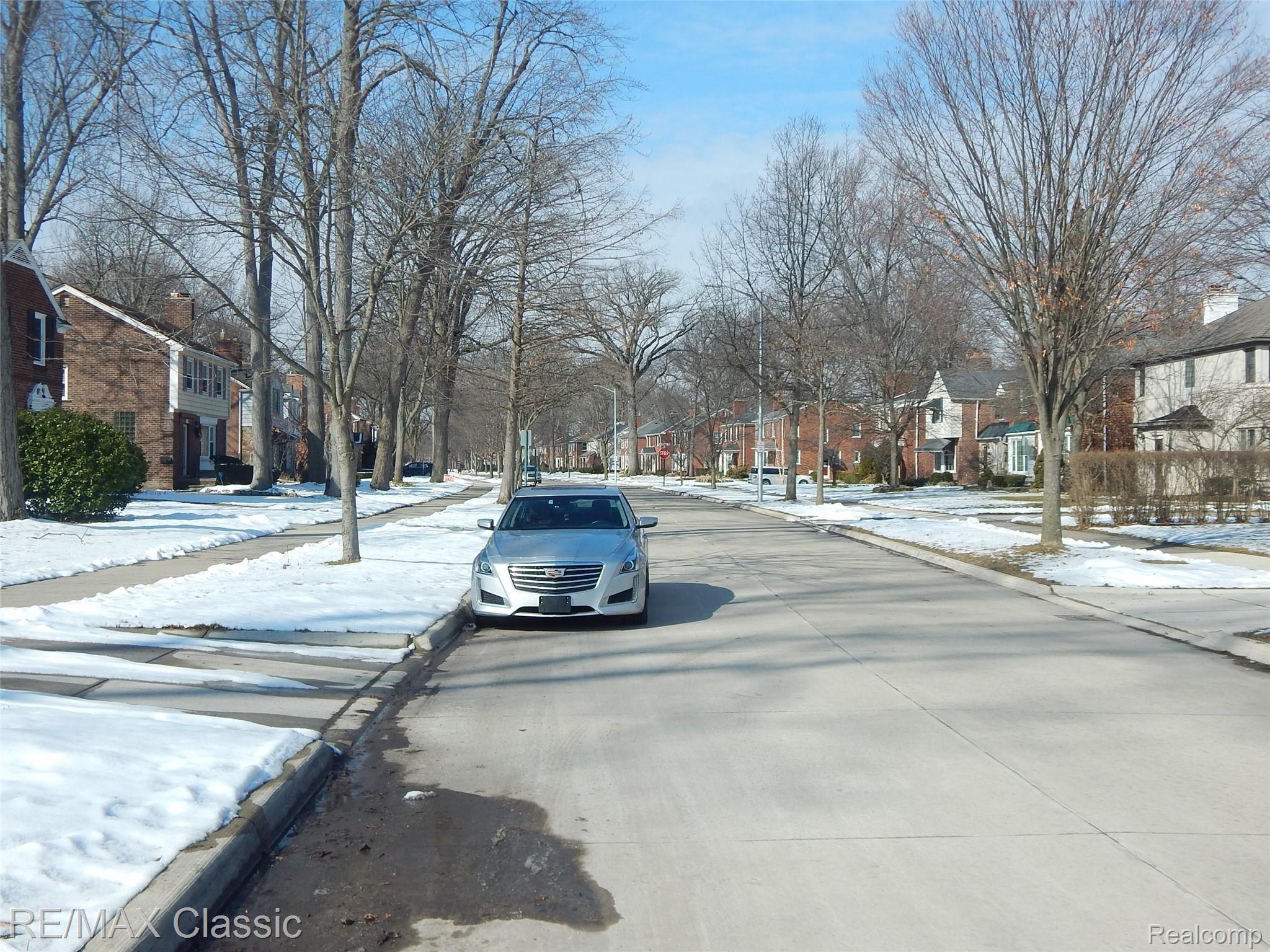 1705 Broadstone Road Grosse Pointe, MI 48236 - Photo 4 of 31 DSCN4713.JPG