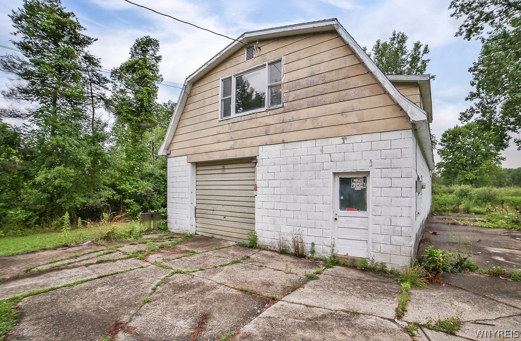 500 Hall Road Lancaster, NY 14059 - Photo 19 of 43 2nd Garage w/ Apartment