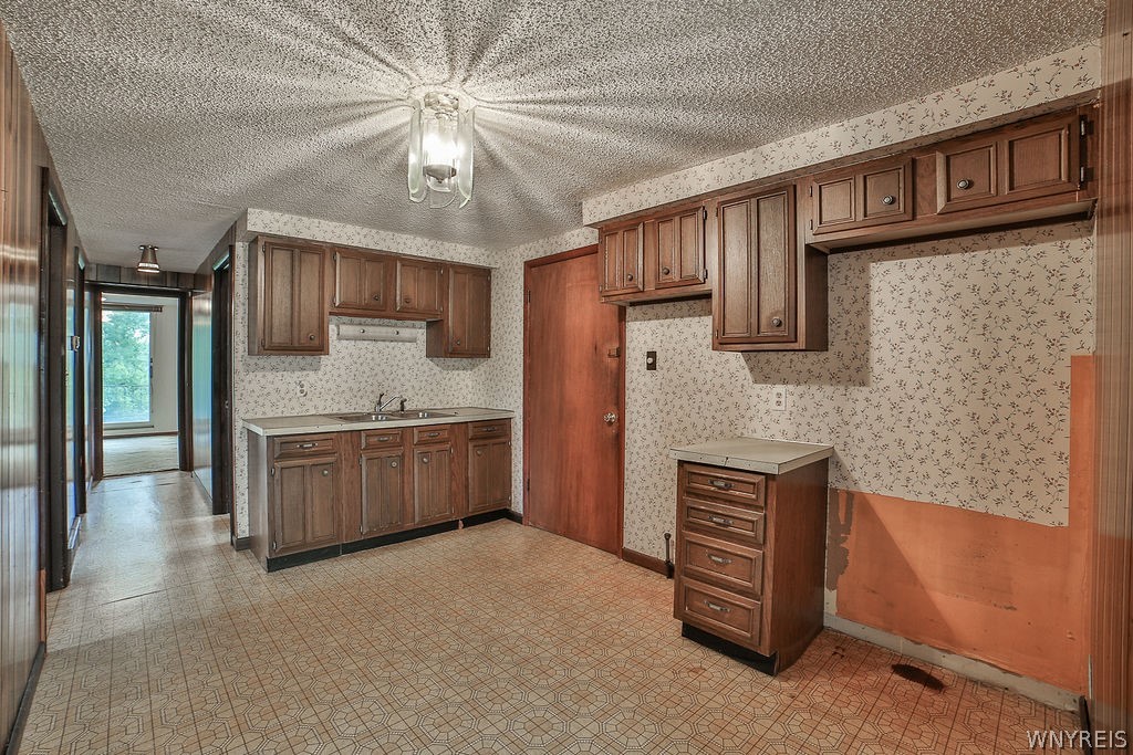 500 Hall Road Lancaster, NY 14059 - Photo 25 of 43 Apartment - Kitchen