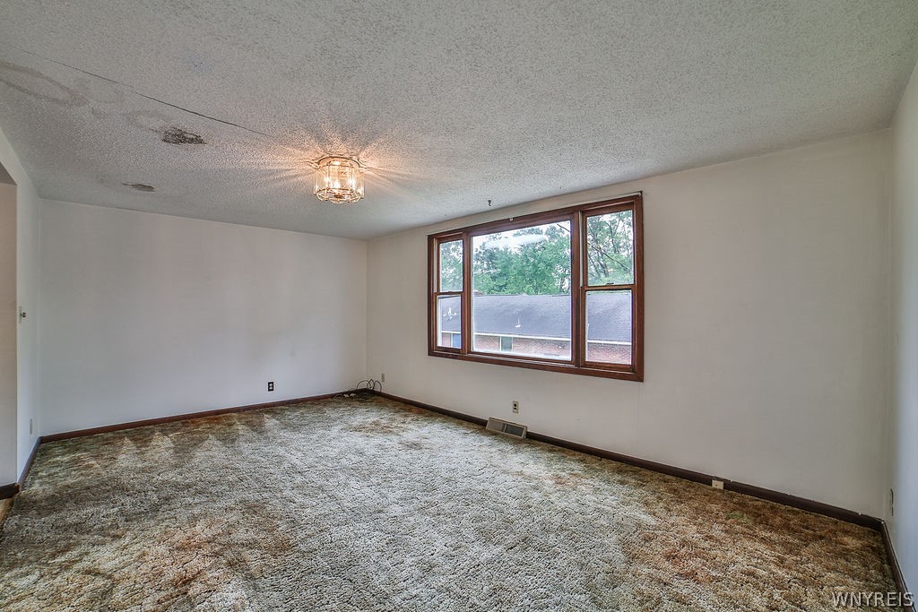 500 Hall Road Lancaster, NY 14059 - Photo 27 of 43 Apartment - Living Room
