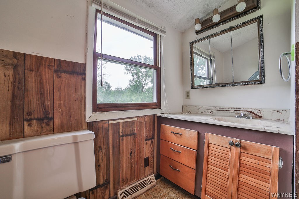 500 Hall Road Lancaster, NY 14059 - Photo 29 of 43 Apartment Bath