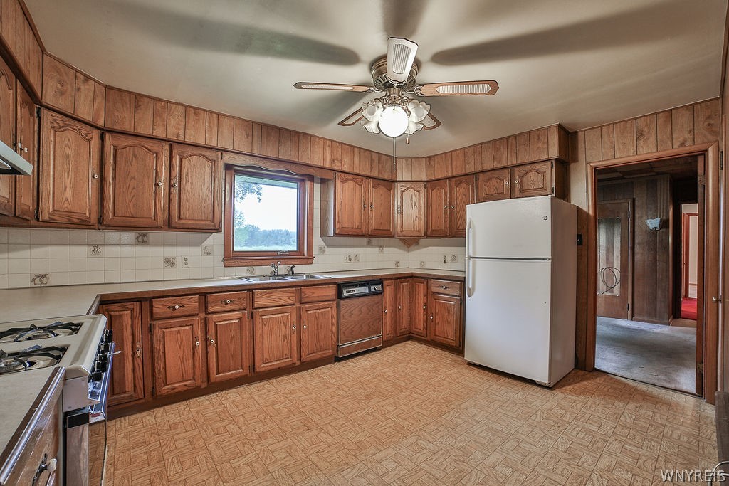 500 Hall Road Lancaster, NY 14059 - Photo 6 of 43 Kitchen
