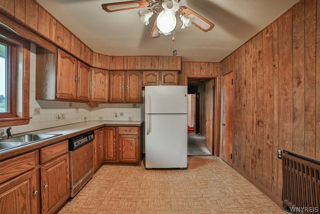 500 Hall Road Lancaster, NY 14059 - Photo 9 of 43 Kitchen