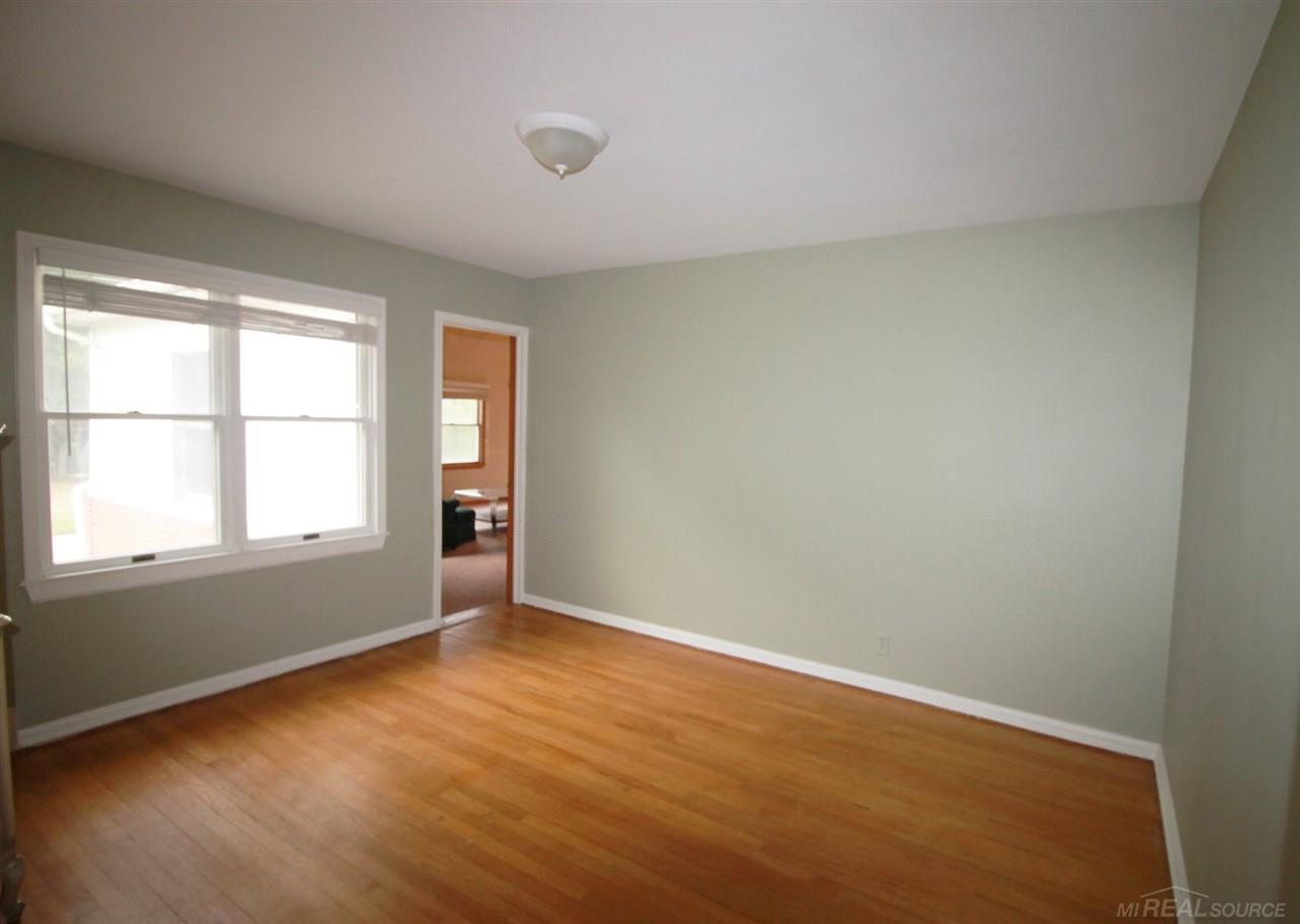 954 South Renaud Road Grosse Pointe Woods, MI 48236 - Photo 33 of 46