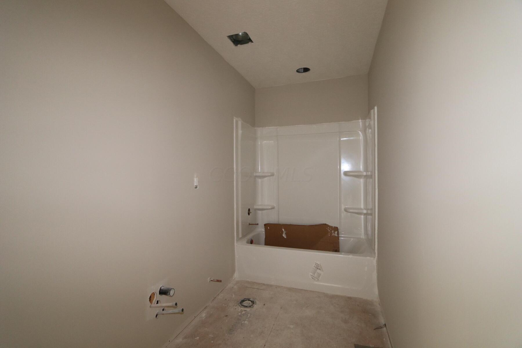 398 Cherry Hills Road Commercial Point, OH 43116 - Photo 17 of 21 Bathroom