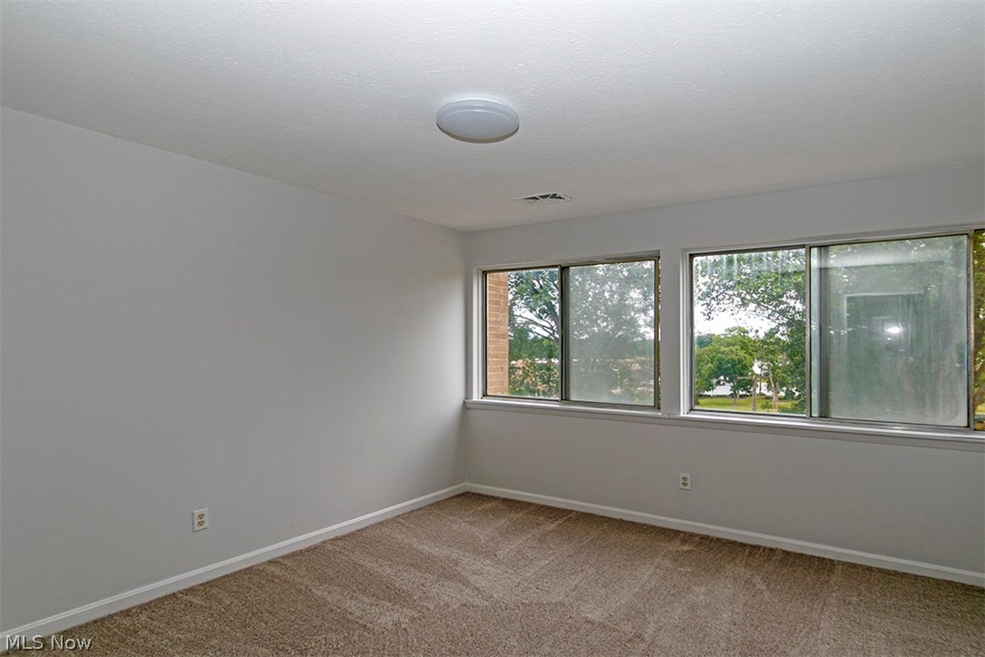 6640 Pearl Road, Unit 504 Cleveland, OH 44130 - Photo 6 of 8