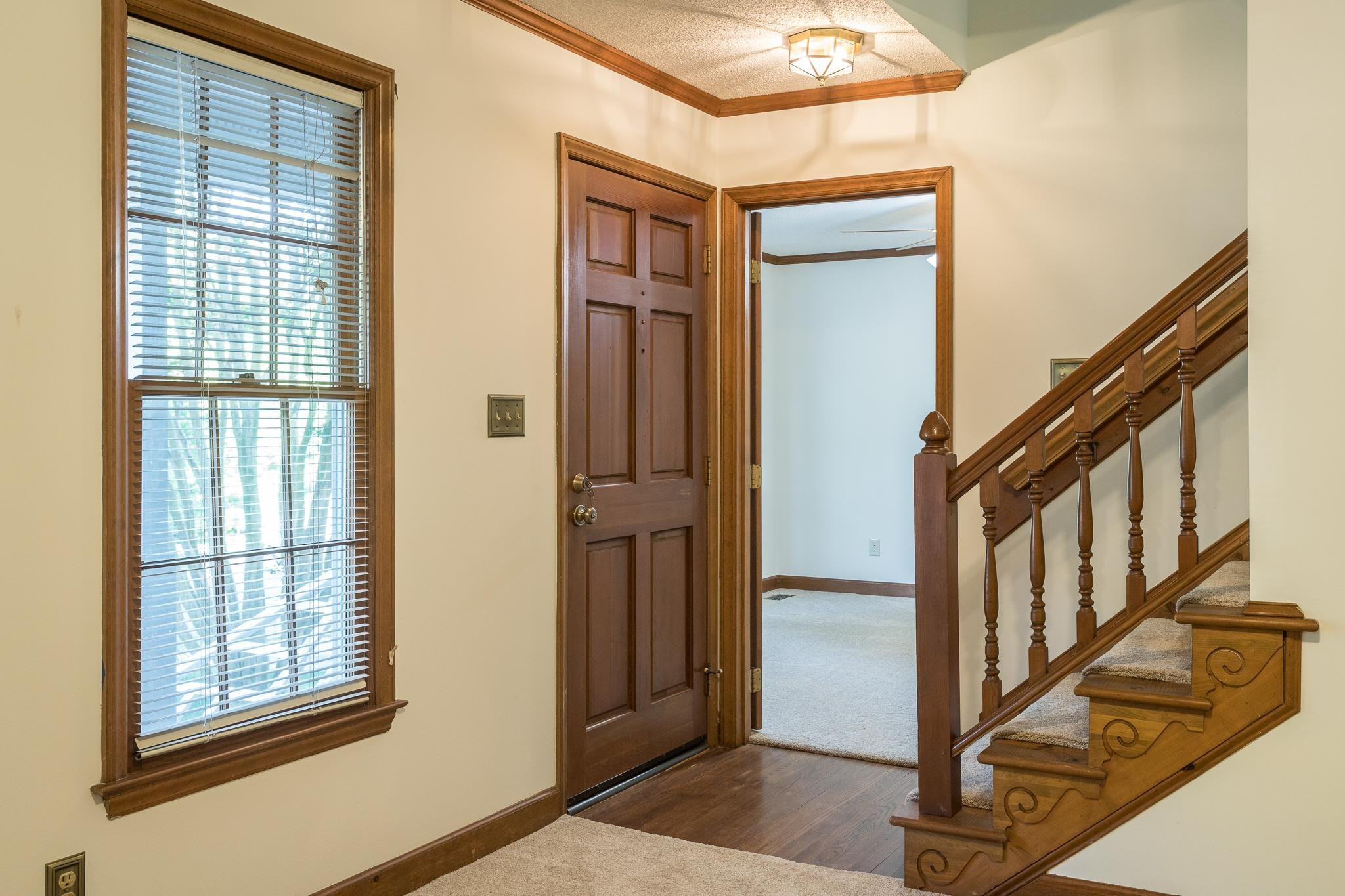 4604 Lancashire Drive Raleigh, NC 27613 - Photo 4 of 35 Entry