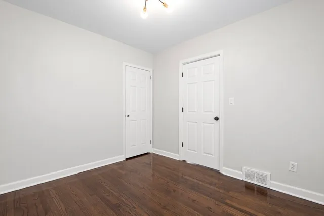 $183,900 | 15661 State Street, South Holland, IL 60473