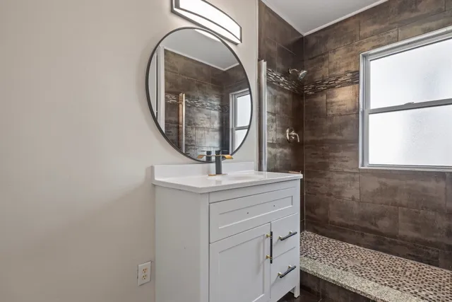 $183,900 | 15661 State Street, South Holland, IL 60473