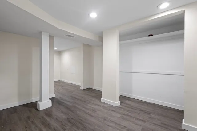 $183,900 | 15661 State Street, South Holland, IL 60473