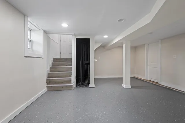 $183,900 | 15661 State Street, South Holland, IL 60473