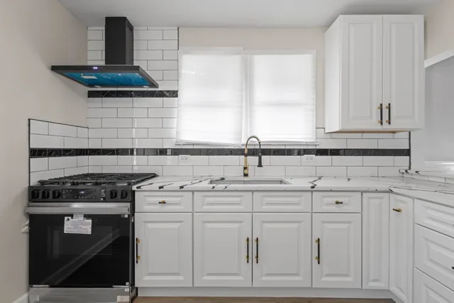 $183,900 | 15661 State Street, South Holland, IL 60473