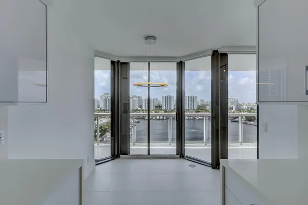$4,500 | 3640 Yacht Club Drive, Unit 1507, Aventura, FL 33180