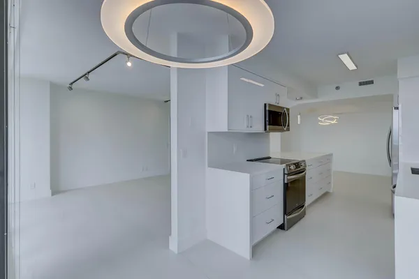 $4,500 | 3640 Yacht Club Drive, Unit 1507, Aventura, FL 33180