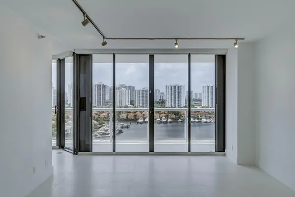 $4,500 | 3640 Yacht Club Drive, Unit 1507, Aventura, FL 33180