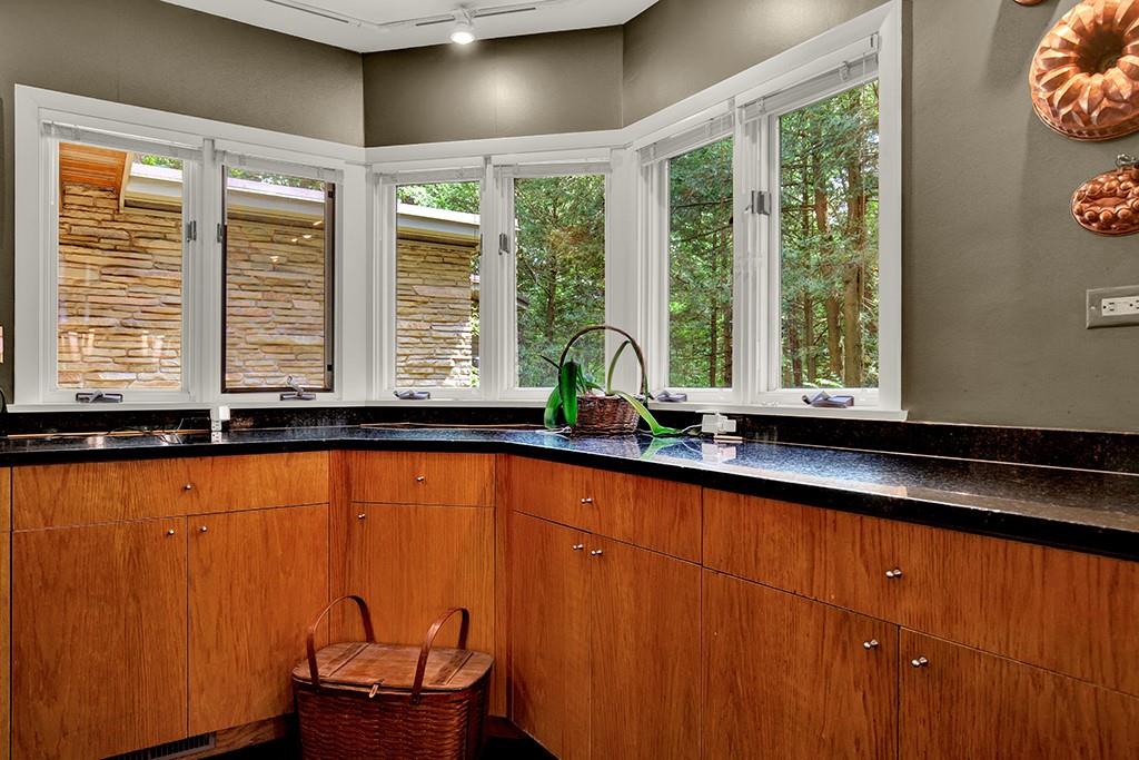 114 Forelle Lane Ligonier, PA 15658 - Photo 18 of 43 a view of a large tub and chair in a room