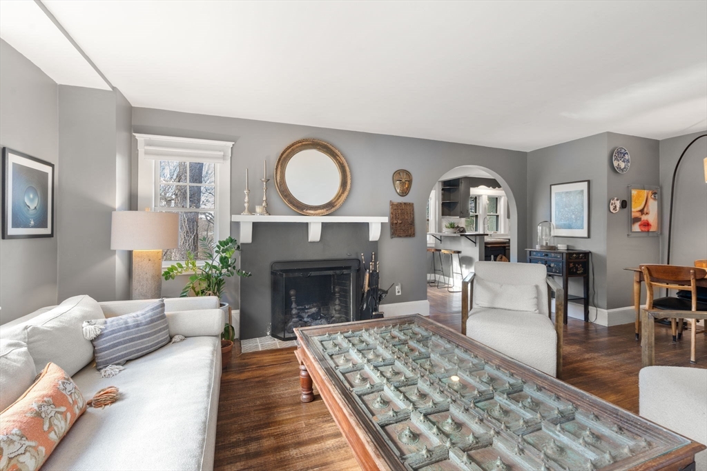 12 Wareland Road Wellesley, MA 02481 - Photo 4 of 31