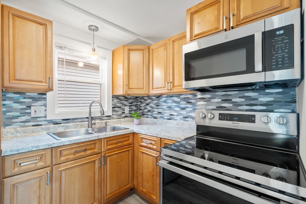 42 Riverside Avenue Swansea, MA 02777 - Photo 9 of 23