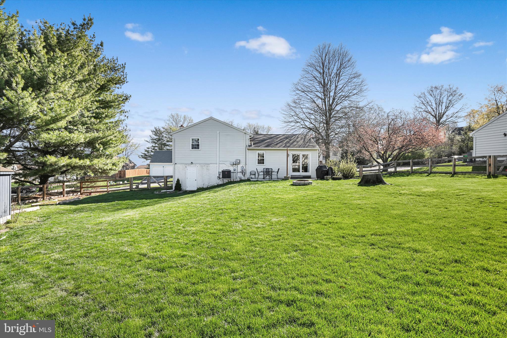 240 Birchwood Lane Lititz, PA 17543 - Photo 31 of 34 Exterior Back