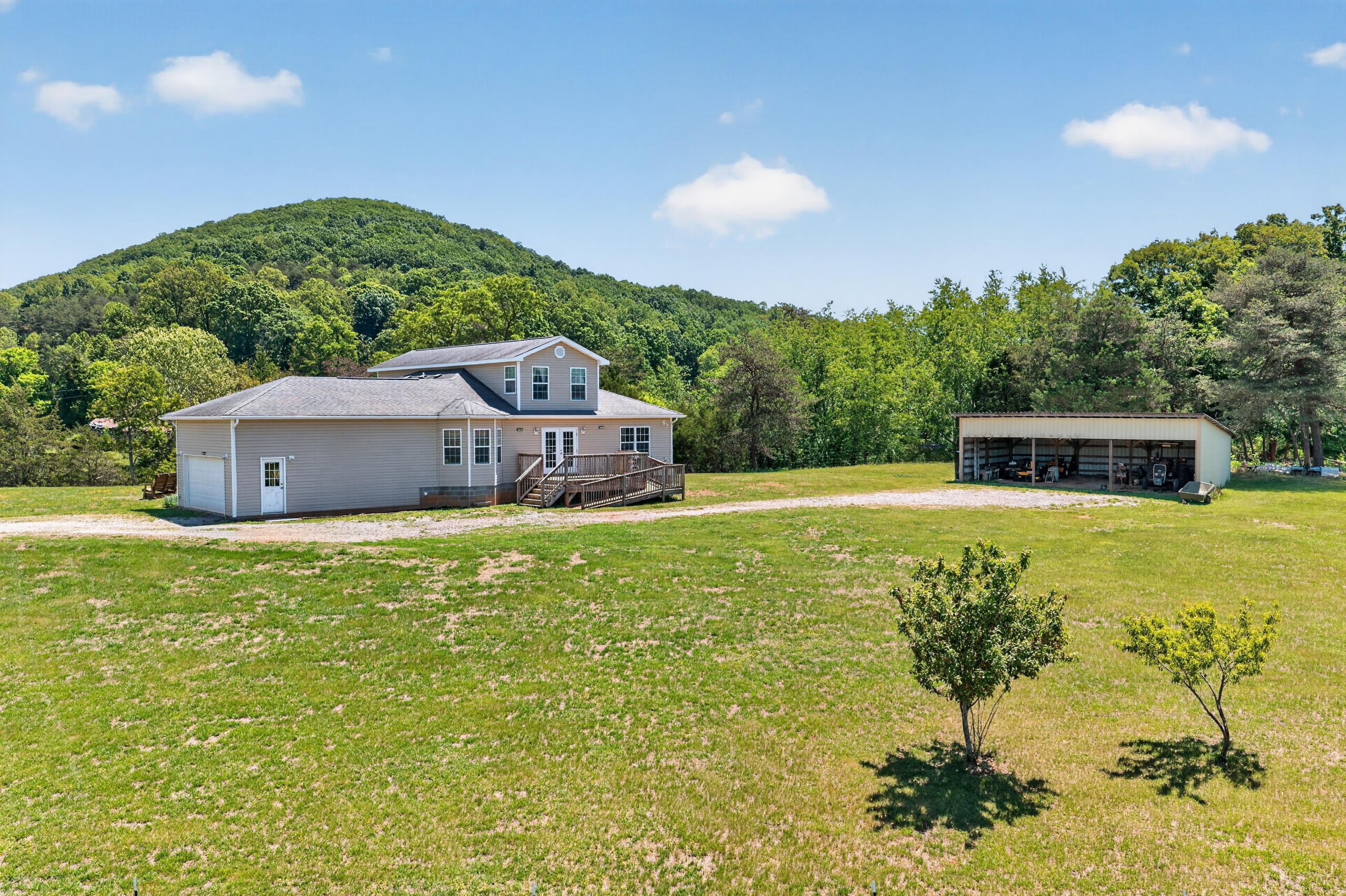 1633 Pilot Mountain Road Moneta, VA 24121 - Photo 8 of 103 Exterior (Rear)