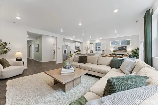 $712,995 | 10802 188 Street East, Unit 1033, Puyallup, WA 98374