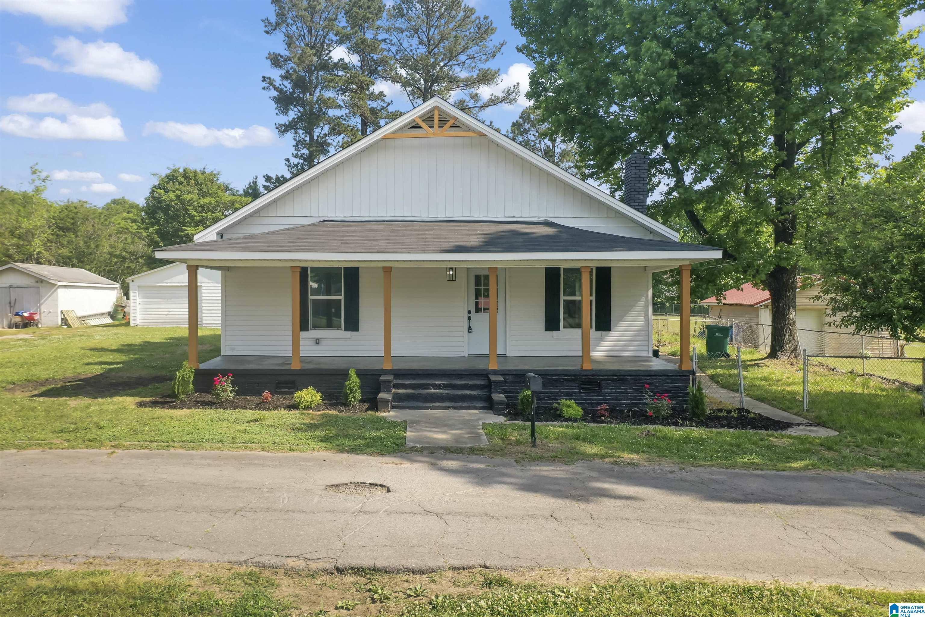 912 9th Street Pleasant Grove, AL 35127 - Photo 2 of 30