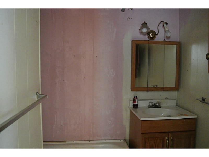 270 Kepple Road Leechburg, PA 15656 - Photo 11 of 16 Full Bath.