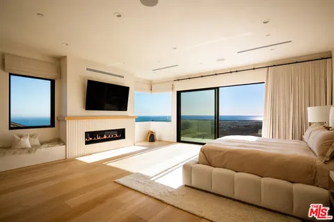$11,000,000 | 5811 Murphy Way, Malibu, CA 90265