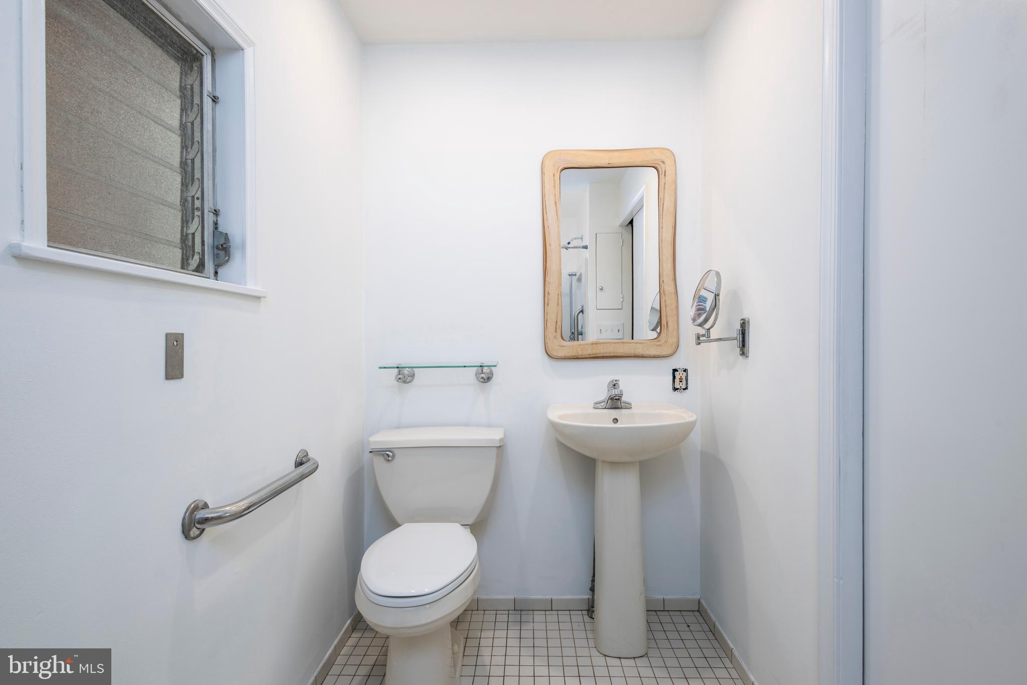 7634 Brookfield Road Cheltenham, PA 19012 - Photo 11 of 31 first floor full bathroom