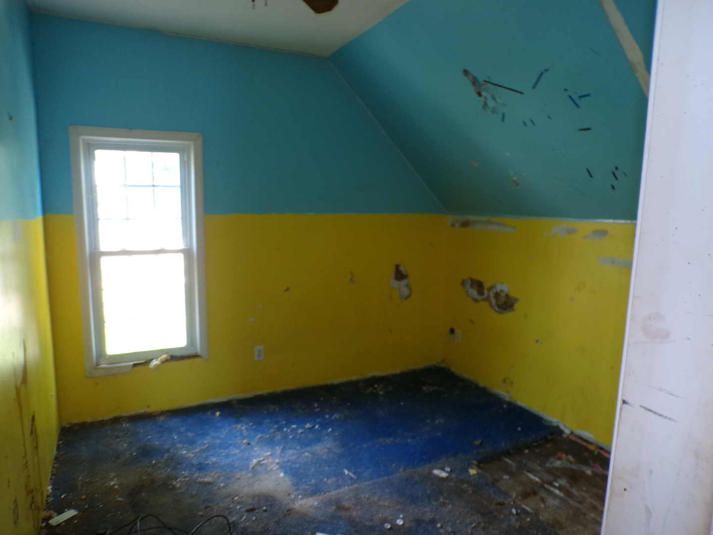 304 South Madison Street Morrison, IL 61270 - Photo 7 of 9 a view of a room with window