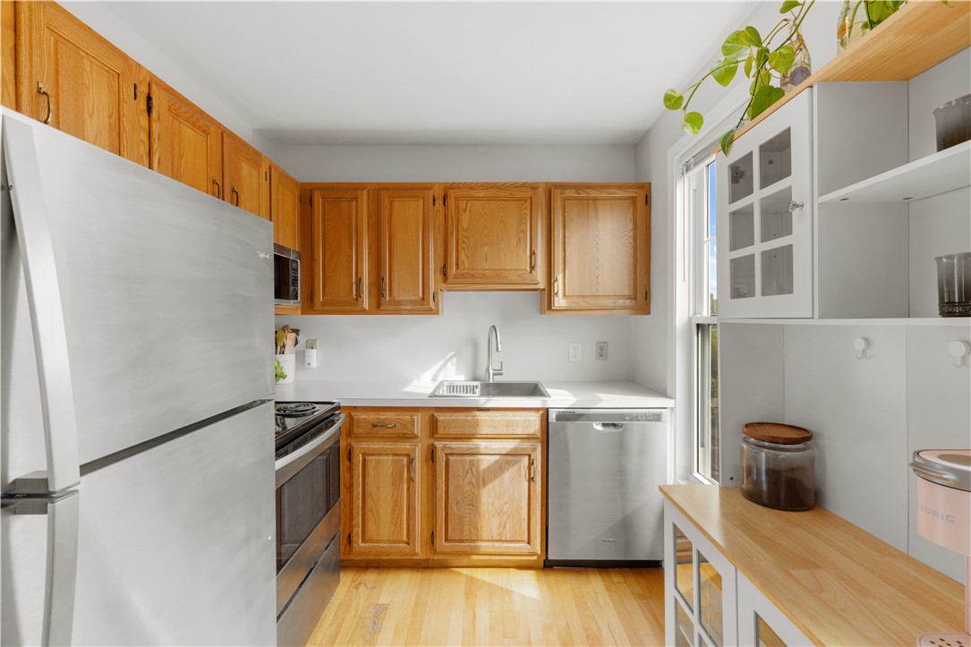 96 Gano Street, Unit 7 Providence, RI 02906 - Photo 3 of 24