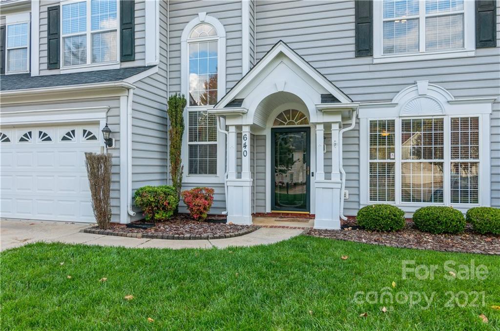 640 Clearbrook Road Matthews, NC 28105 - Photo 2 of 38 Gallery Image 2