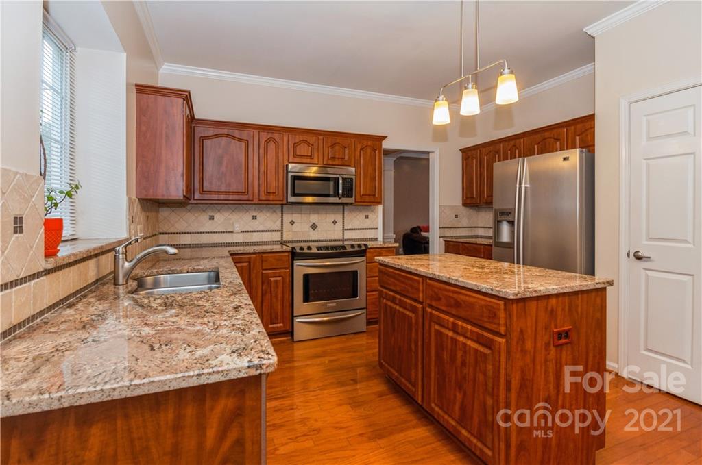 640 Clearbrook Road Matthews, NC 28105 - Photo 11 of 38 Gallery Image 11