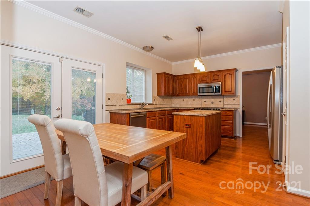 640 Clearbrook Road Matthews, NC 28105 - Photo 14 of 38 Gallery Image 14