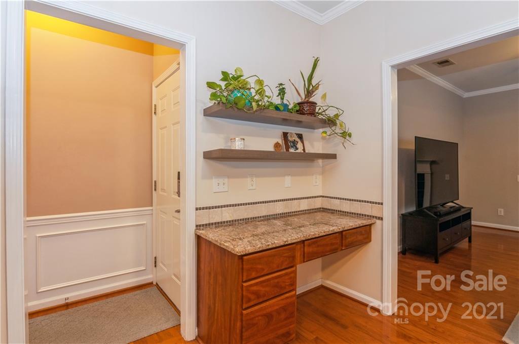 640 Clearbrook Road Matthews, NC 28105 - Photo 15 of 38 Gallery Image 15