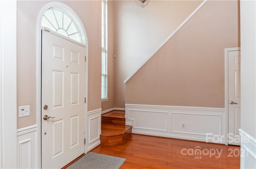 640 Clearbrook Road Matthews, NC 28105 - Photo 3 of 38 Gallery Image 3