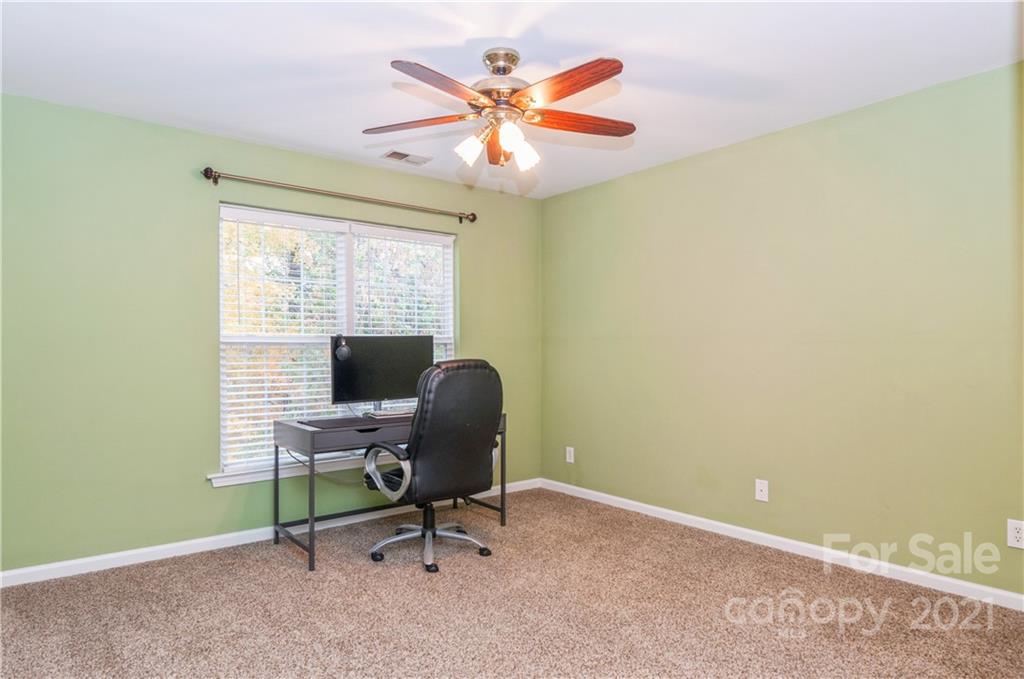 640 Clearbrook Road Matthews, NC 28105 - Photo 29 of 38 Gallery Image 29