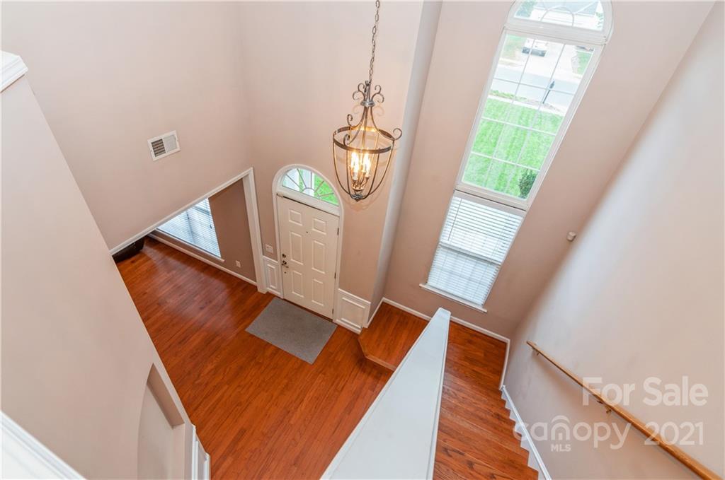 640 Clearbrook Road Matthews, NC 28105 - Photo 4 of 38 Gallery Image 4
