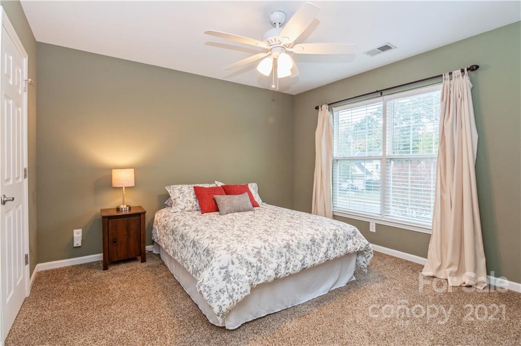 640 Clearbrook Road Matthews, NC 28105 - Photo 32 of 38 Gallery Image 32