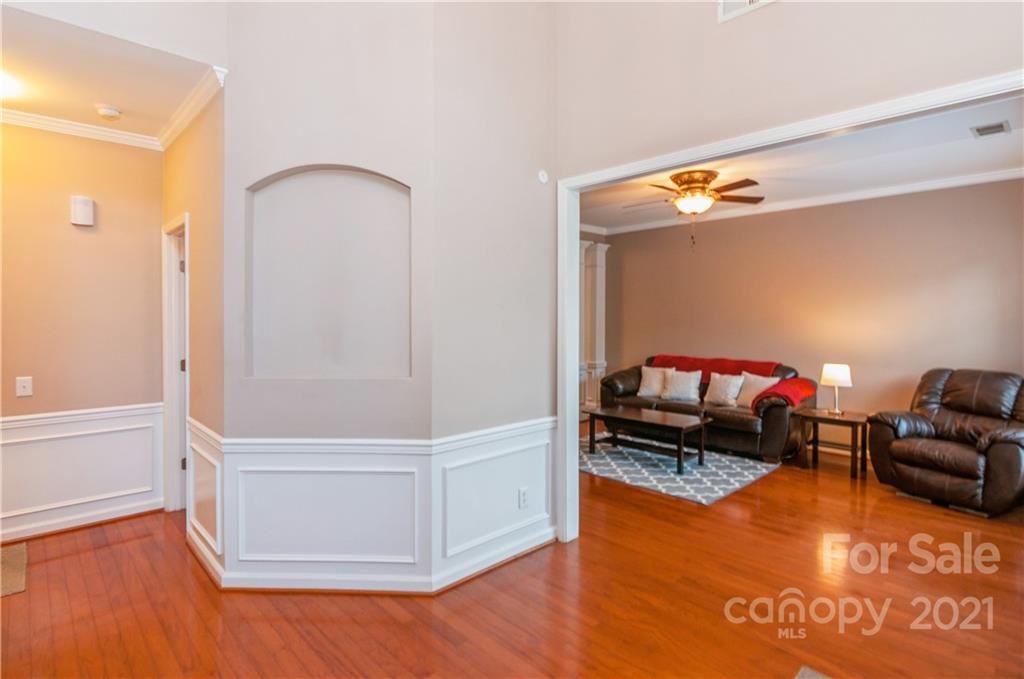 640 Clearbrook Road Matthews, NC 28105 - Photo 6 of 38 Gallery Image 6