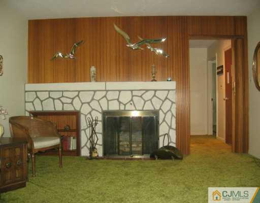 87 Wilson Road Somerset County, NJ 08873 - Photo 3 of 4 Gallery Image 3