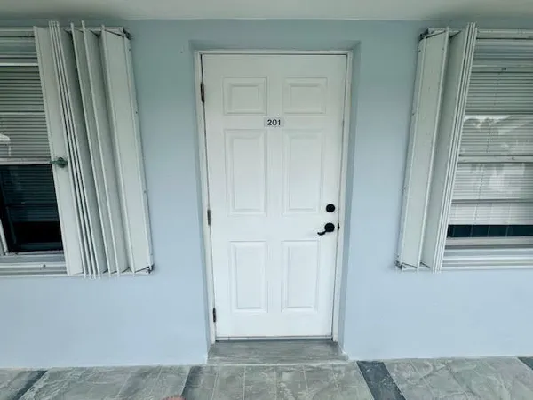 $1,900 | 5520 North Ocean Boulevard, Unit 201, Ocean Ridge, FL 33435